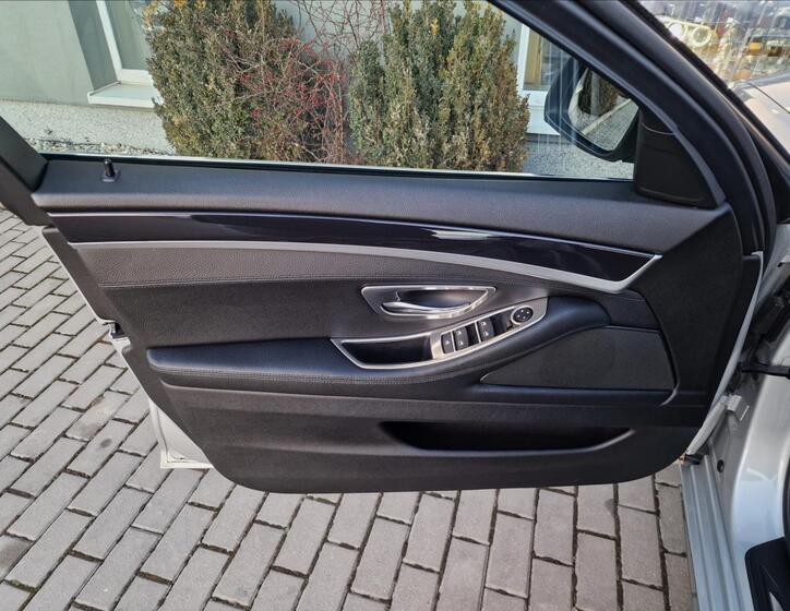 BMW Řada 5 35