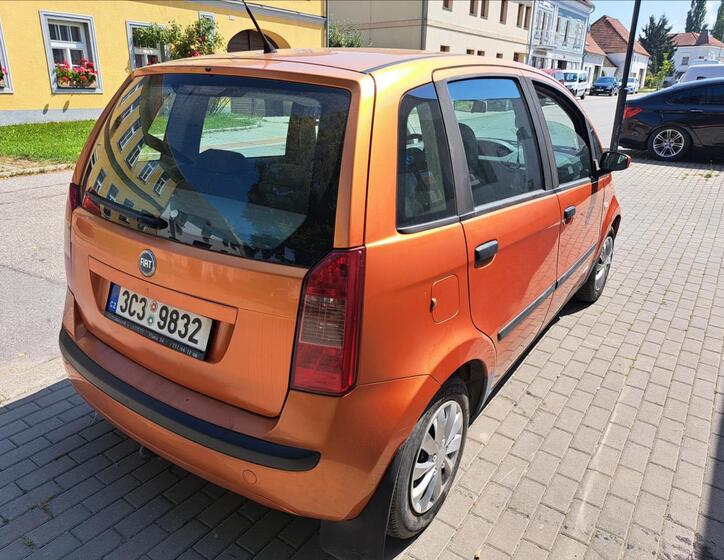 Fiat Idea 9