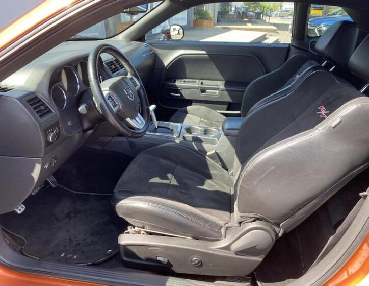 Dodge Challenger 10