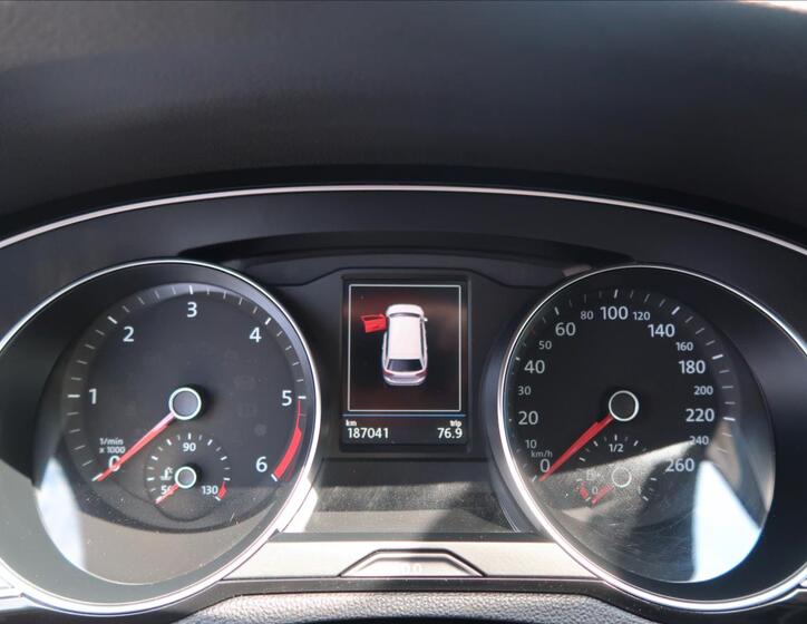 Volkswagen Passat 10