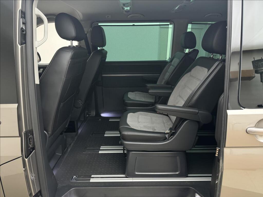 Volkswagen Multivan 31