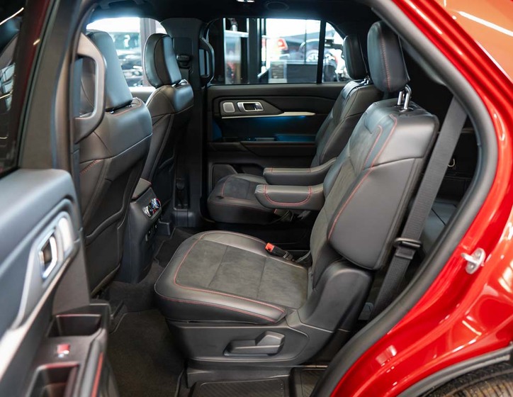 Ford Explorer 31