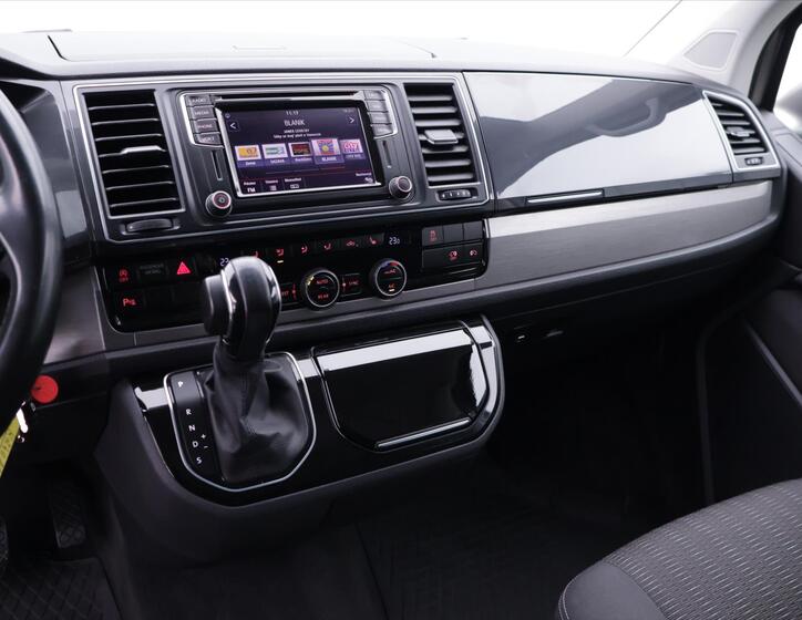 Volkswagen Multivan 21