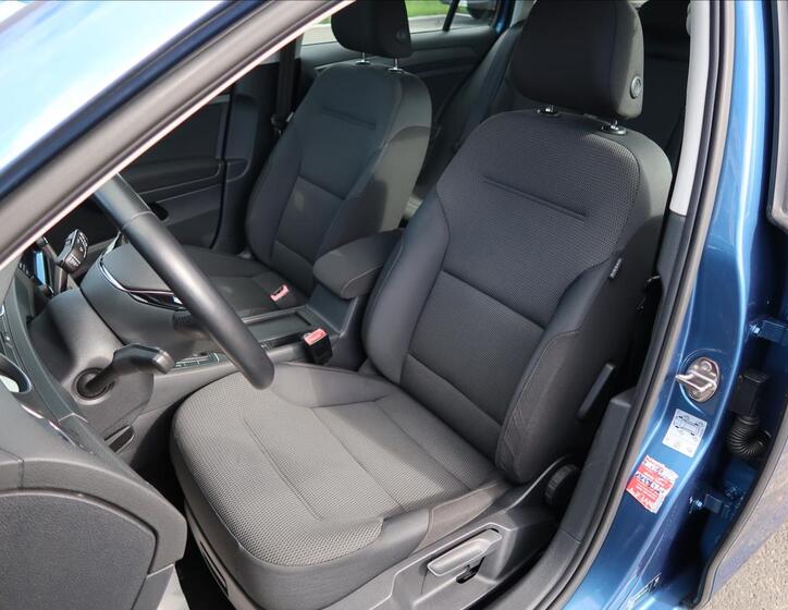 Volkswagen Golf 10