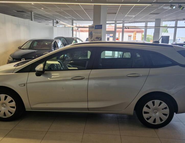 Opel Astra 8