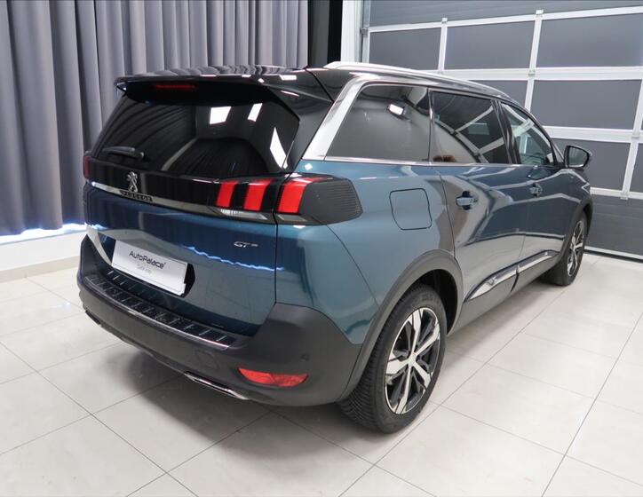Peugeot 5008 4