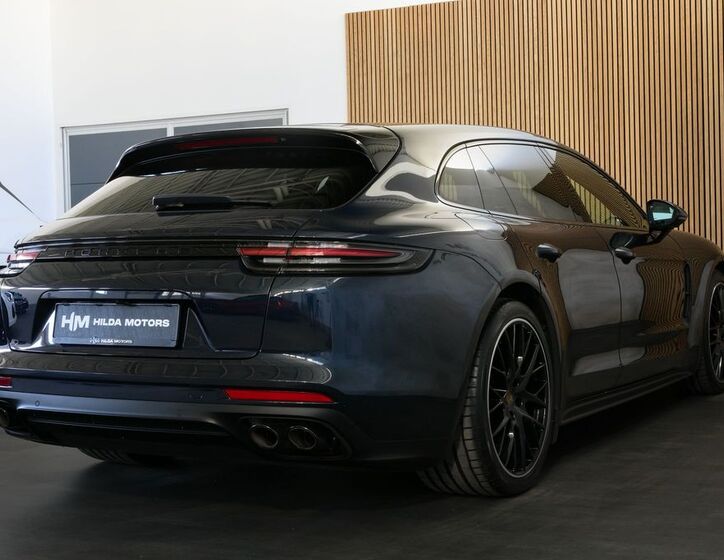 Porsche Panamera 4