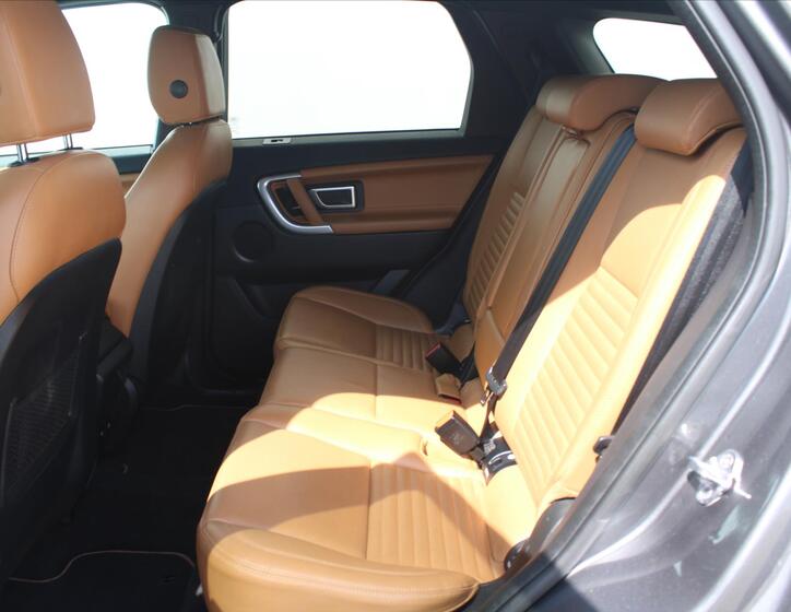 Land Rover Discovery Sport 11
