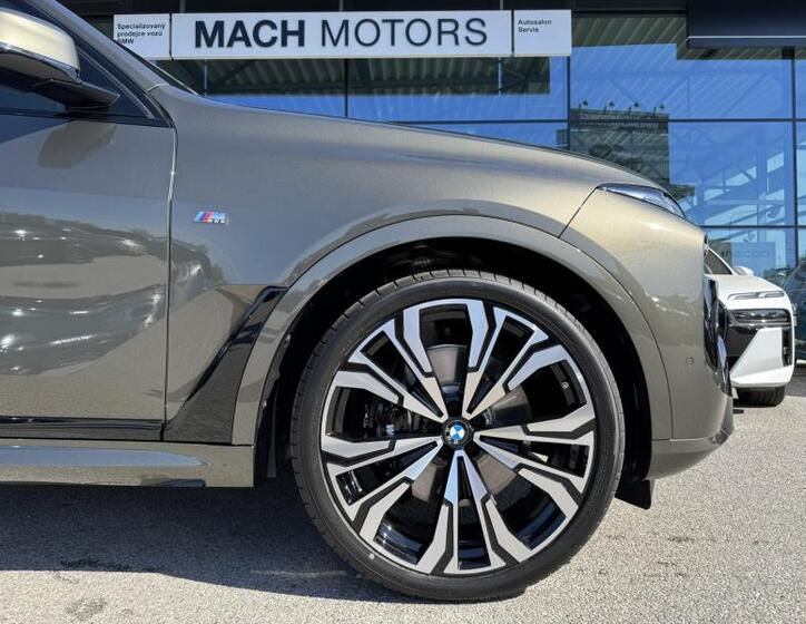 BMW X7 17