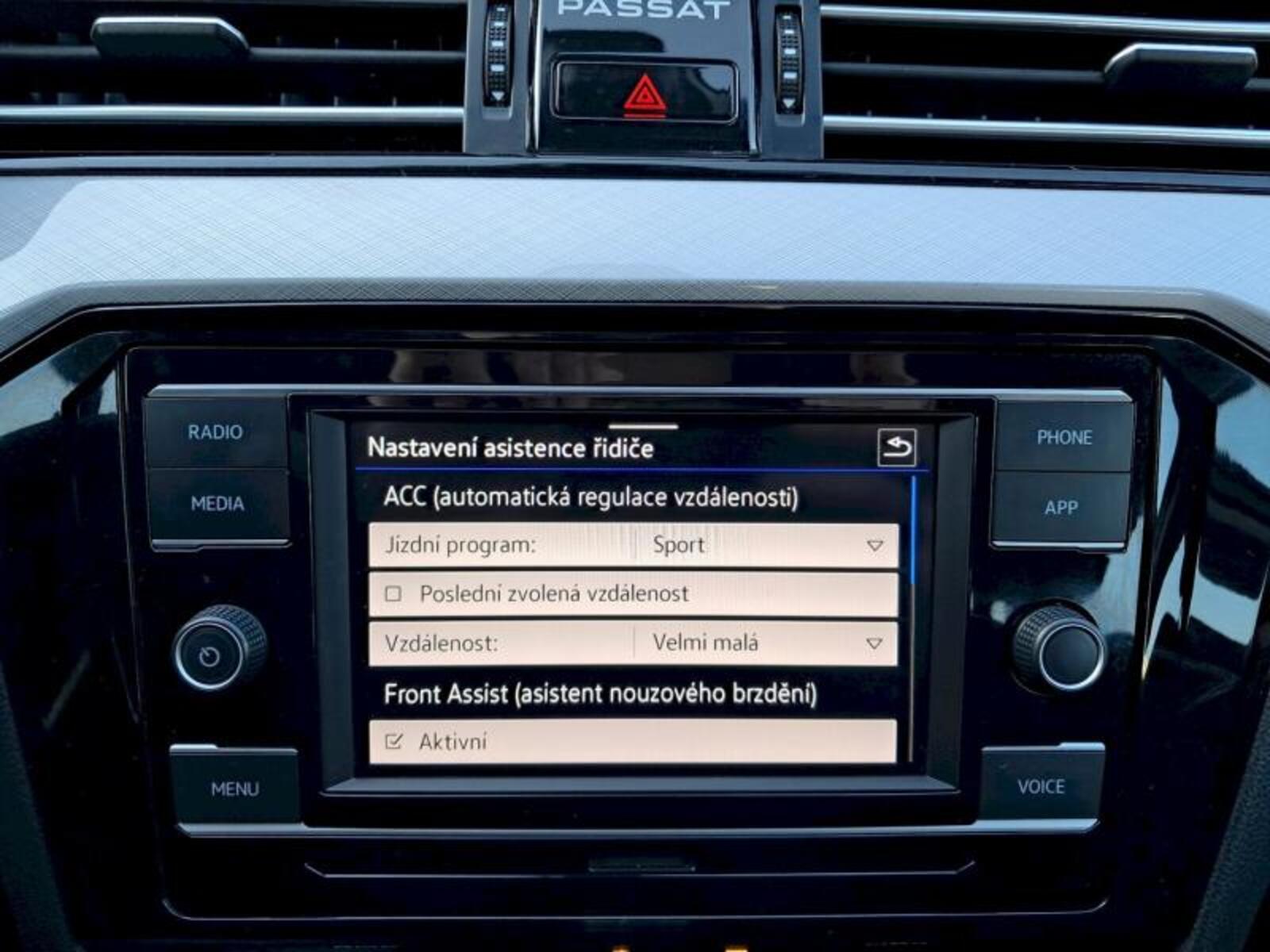 Volkswagen Passat 10