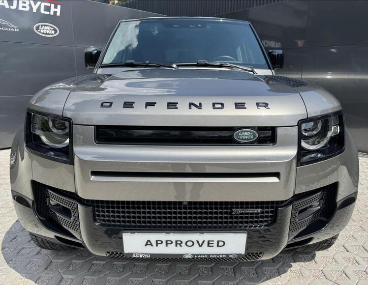 Land Rover Defender 4