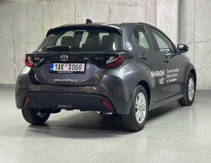 Toyota Yaris 5