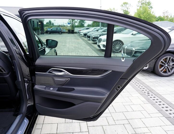BMW Řada 7 17