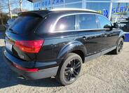 Audi Q7 4