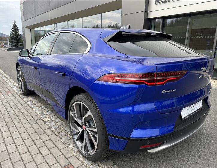 Jaguar I-Pace 10