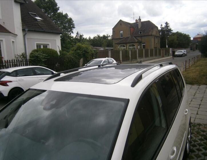 Volkswagen Touran 9