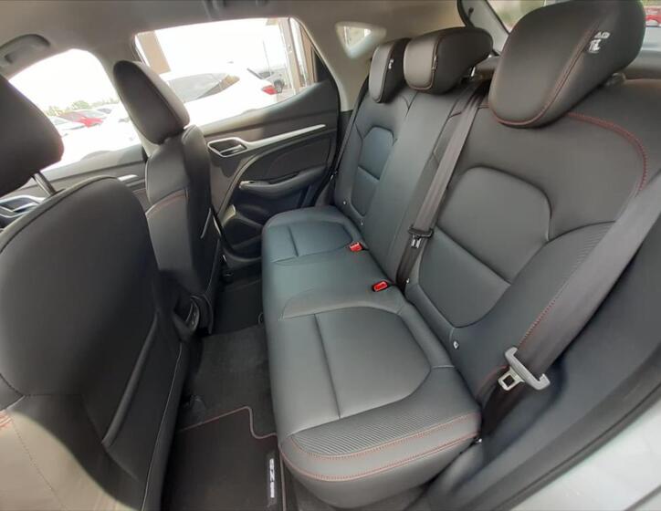 MG ZS 8