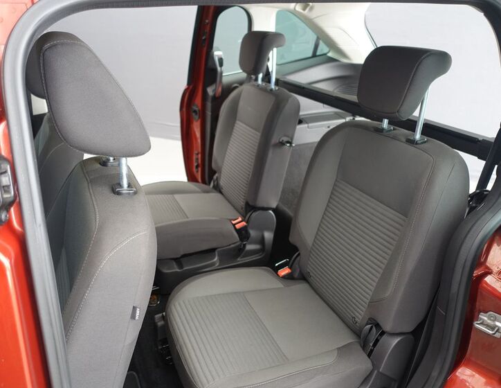 Ford Grand C-MAX 24