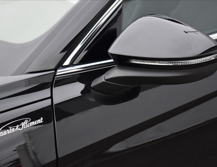 Škoda Superb 8