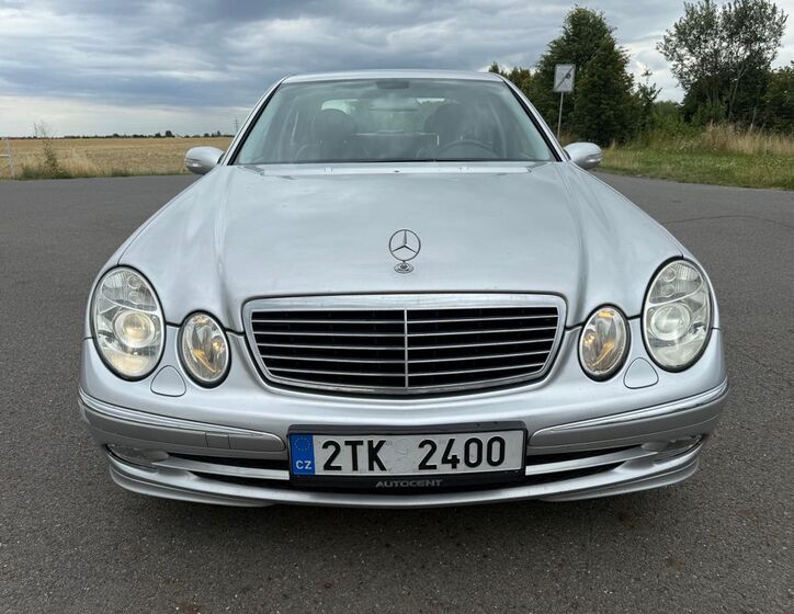 Mercedes-Benz Třídy E 8
