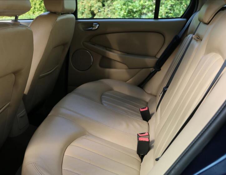Jaguar X-Type 31