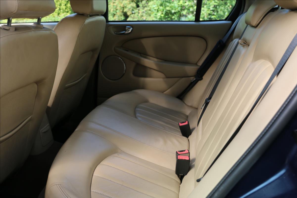 Jaguar X-Type