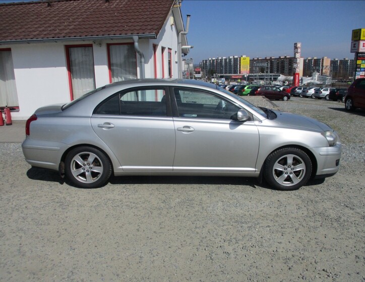 Toyota Avensis 5