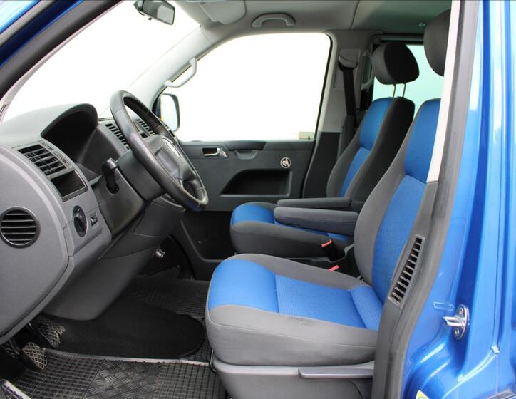 Volkswagen Caravelle 13