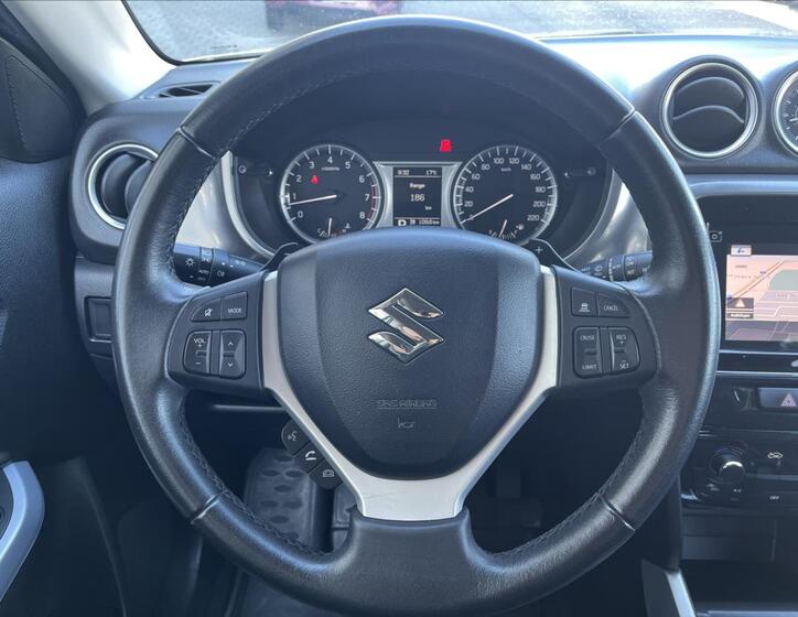 Suzuki Vitara 11