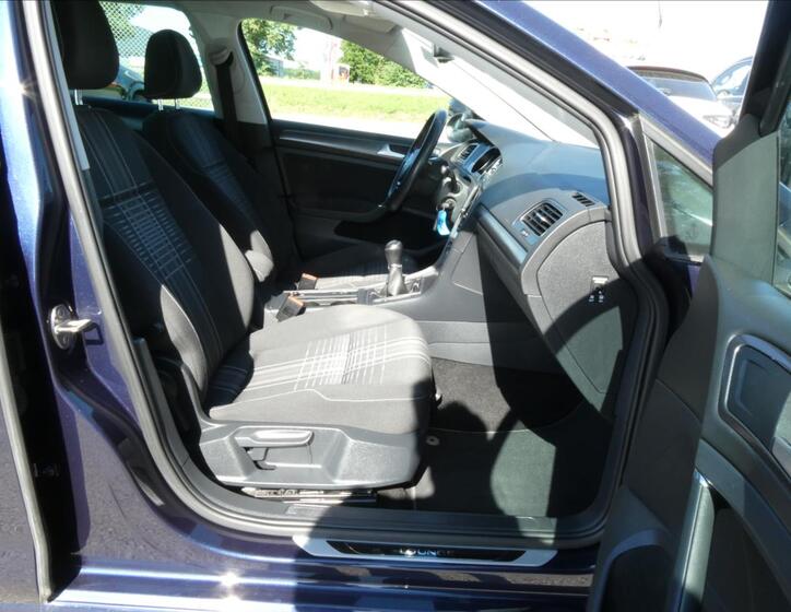 Volkswagen Golf 27