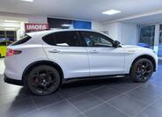 Alfa Romeo Stelvio 4