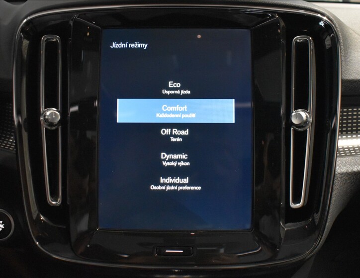 Volvo XC40 24