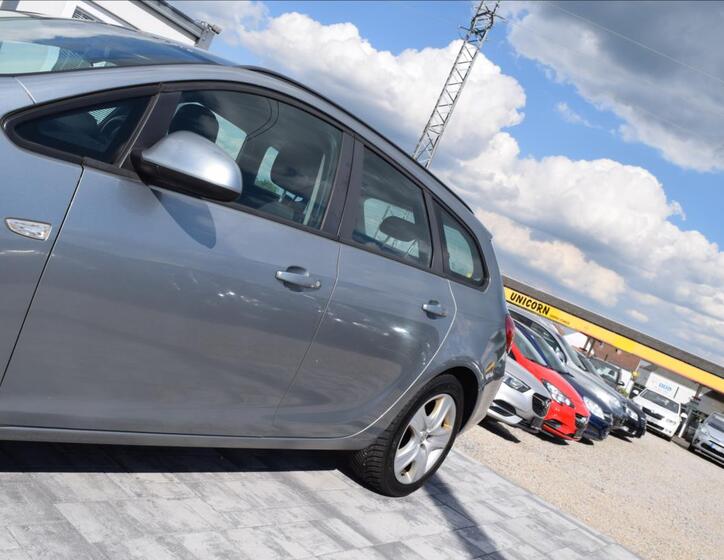 Opel Astra 8