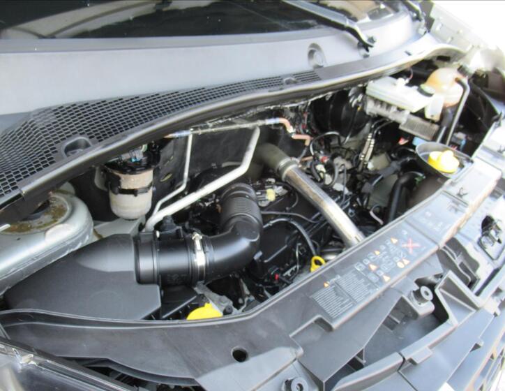 Nissan NV400 26