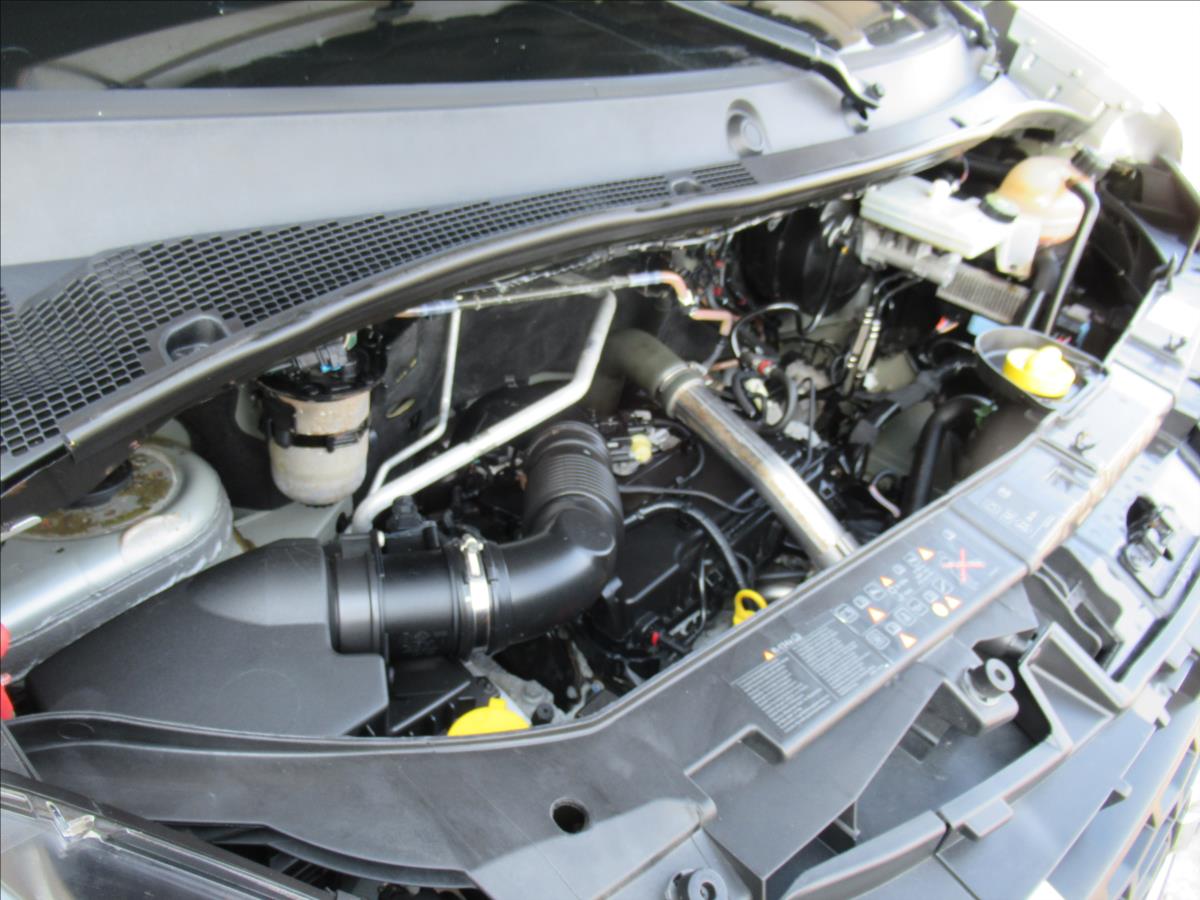 Nissan NV400