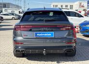 Audi Q8 4