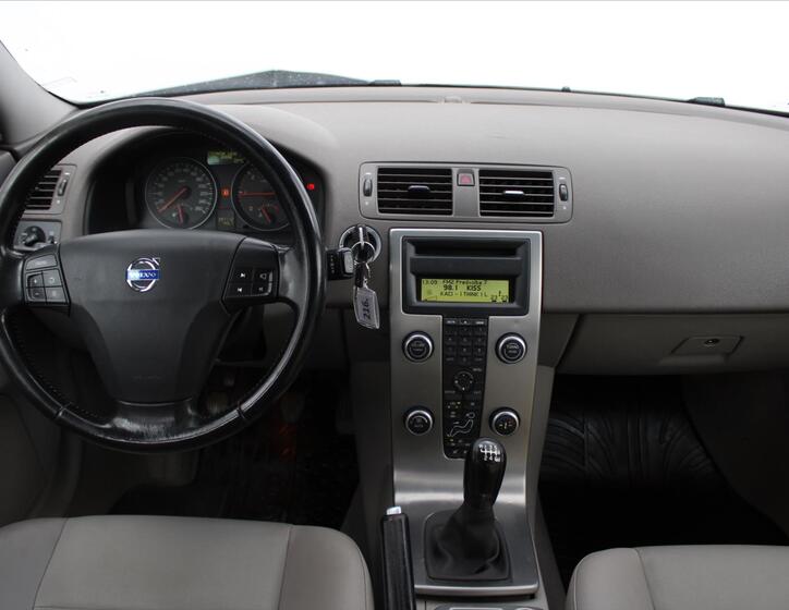 Volvo V50 13