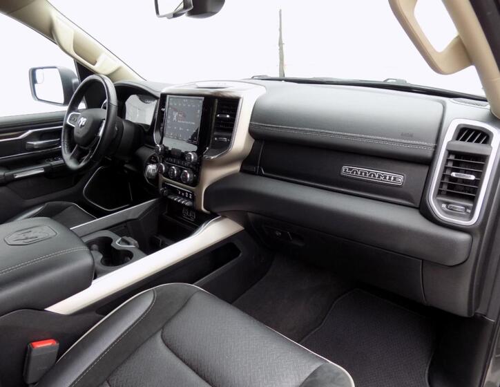 Dodge RAM 1500 16