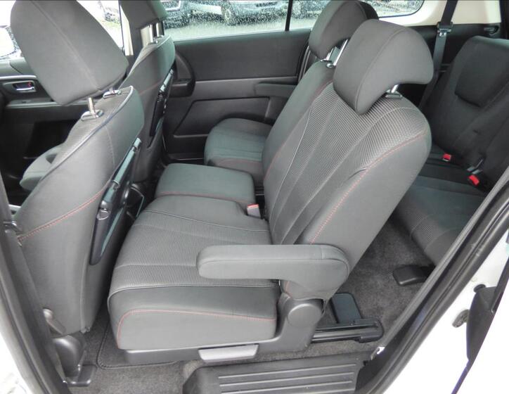 Mazda 5 35
