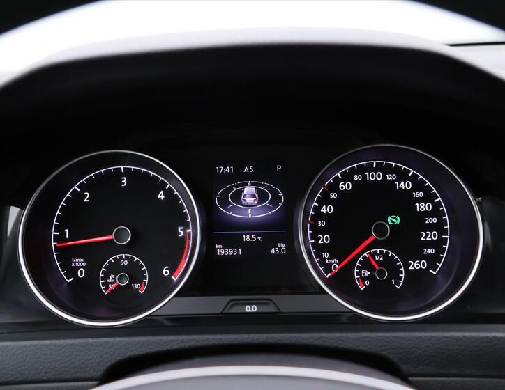 Volkswagen Golf 20