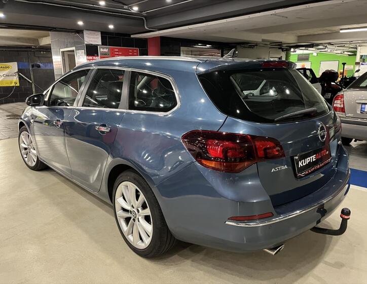 Opel Astra 6