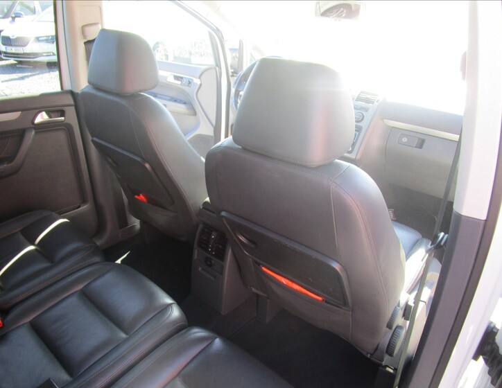 Volkswagen Touran 23