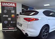 Alfa Romeo Stelvio 5