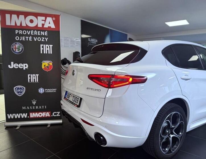 Alfa Romeo Stelvio 5