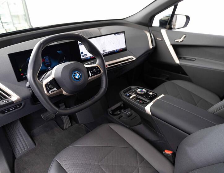 BMW iX 12