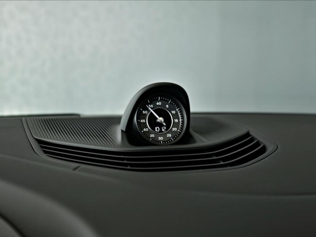 Porsche Taycan 31