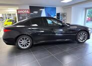 Alfa Romeo Giulia 4