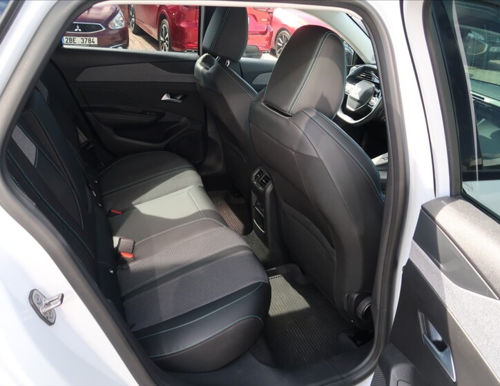 Peugeot 308 11