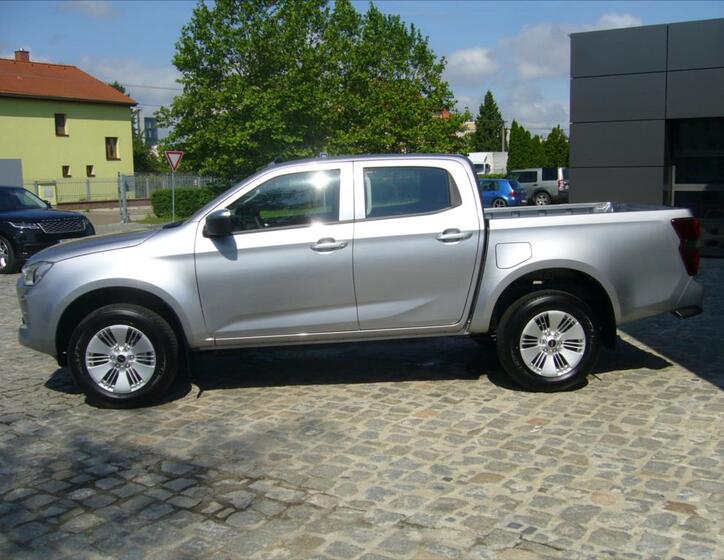 Isuzu D-Max 5