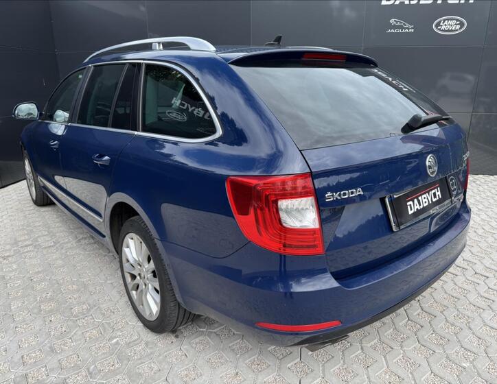 Škoda Superb 8